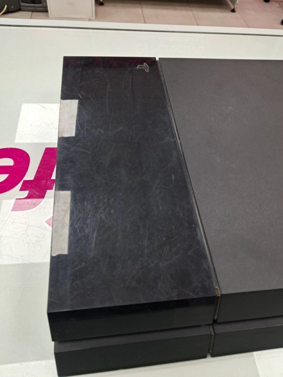 6-6-167810-2-Consola PS4 Fat 500GB Sin Mando