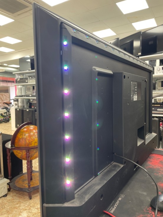 1-1-270095-2-Televisor LED SMART Philips 43PUS8209 12 Ambilight