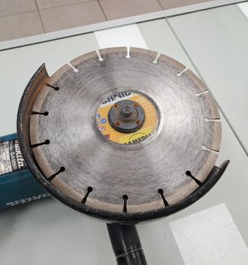 6-6-167718-1-Radial Makita GA 9050 2