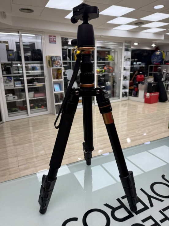 8-8-76530-2-Tripode