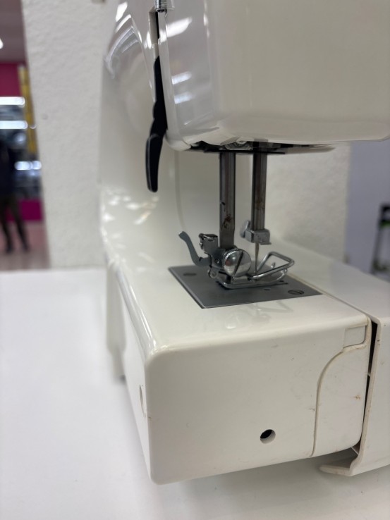 1-1-270160-3-Maquina Coser Medion Md10964