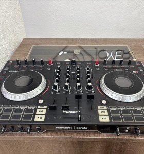 1-1-270278-1-Mesa DJ Maleta Serato Numark NS6 II 2