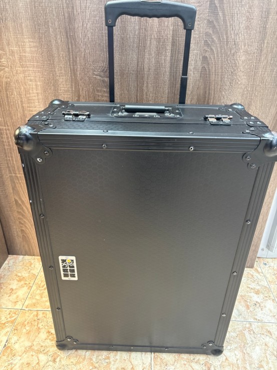 1-1-270278-8-Mesa DJ Maleta Serato Numark NS6 II