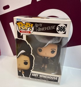 9-9-76458-1-Bebé y juguetes Funko amy winehouse 