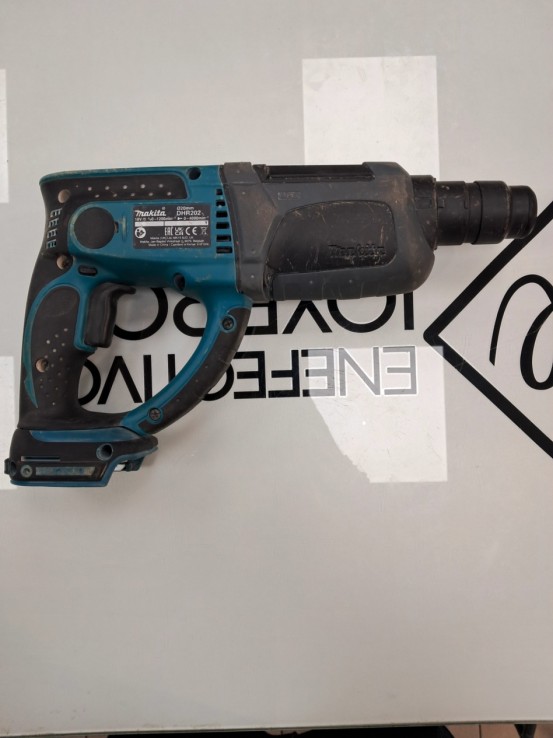 6-6-165785-2-Taladro A Bateria Makita DHR 202