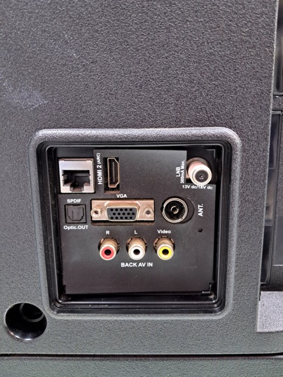 6-6-167918-4-Televisor LED SMART Hitachi 50hk5100 