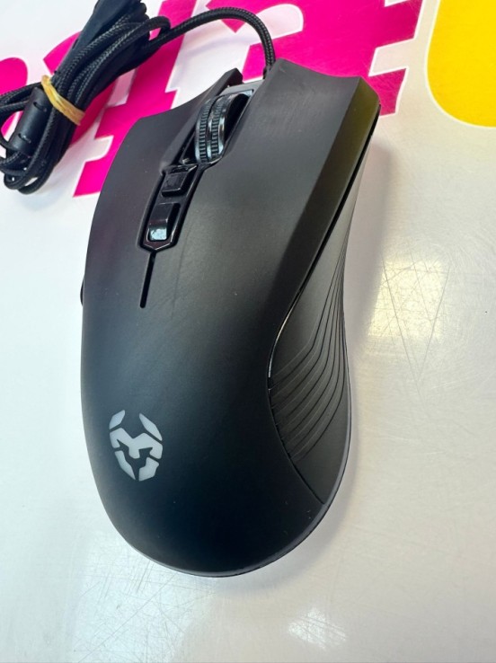 9-9-76526-2-Ratón Krusher