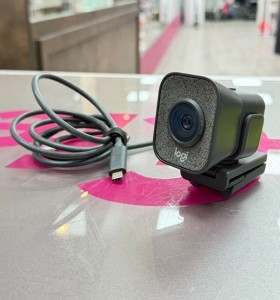 7-7-85857-1-Webcam Logitech Stream Cam  2