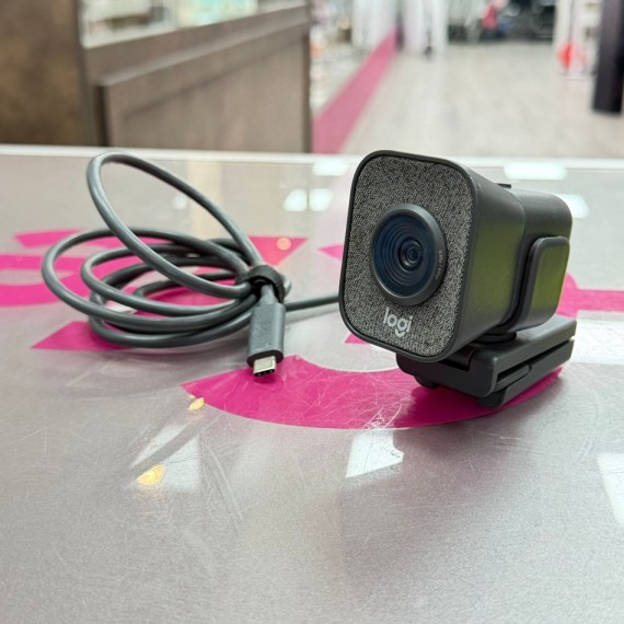 7-7-85857-2-Webcam Logitech Stream Cam 