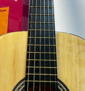 9-9-74781-1-Guitarra Clasica Memphis T951n 2