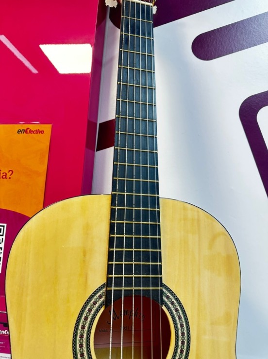 9-9-74781-3-Guitarra Clasica Memphis T951n