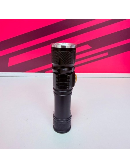 8-8-76690-2-Linterna USB