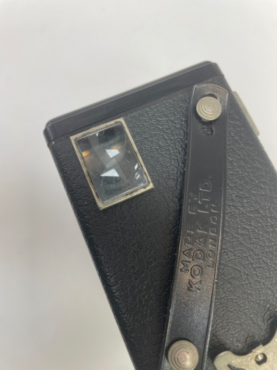 1-1-270426-5-Cámara Gran Formato Kodak Brownie Target Six-20 De Los Años 50 