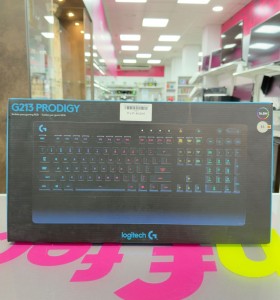7-7-85941-1-Teclado Numérico Logitech G213 (Sin Uso)