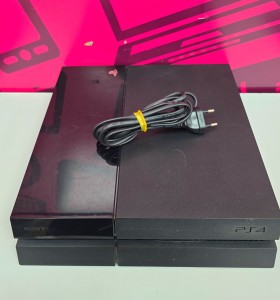 7-7-85643-1-Consola PS4 500G