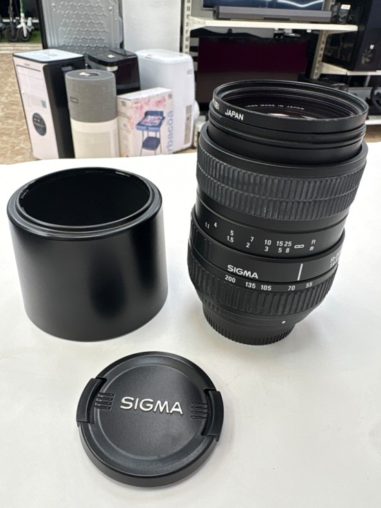 1-1-270347-2-Objetivo Sigma 55-200mm