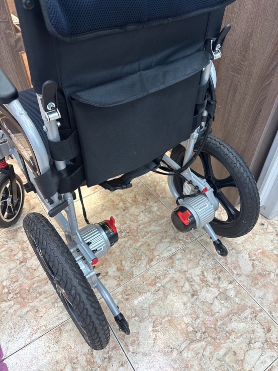 1-1-270572-2-Silla De Ruedas Electrica Libercar ZY1016LZ