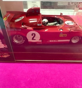 6-6-168019-1-Vehiculo Juguete Scalextric Alfa Romeo 33TT12 1º 1000Km Monza 1975 2