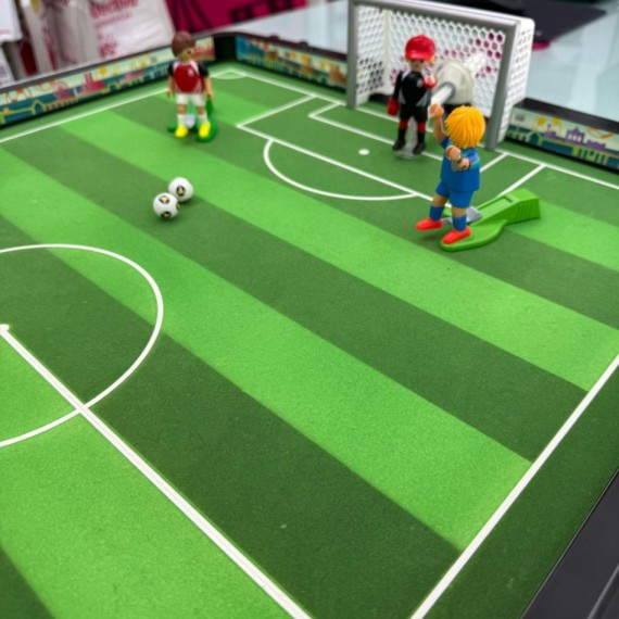 8-8-77051-5-Playmobil Airgamboys Campo De Futbol
