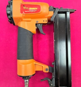 6-6-167968-1-Clavadora Neumatica BM F32 2