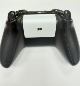 7-7-86062-1-Mando Xbox One 2