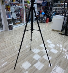 8-8-76992-1-Tripode VANCO  2