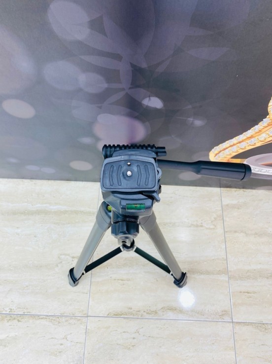 8-8-76992-8-Tripode VANCO 