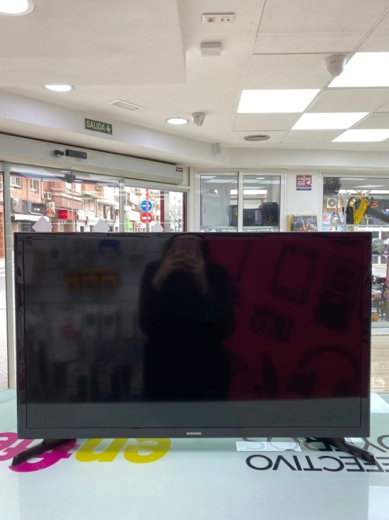 8-8-77013-1-Televisor LED Samsung UE32J4000AW