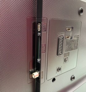 8-8-77013-1-Televisor LED Samsung UE32J4000AW 2