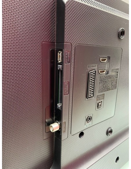 8-8-77013-2-Televisor LED Samsung UE32J4000AW