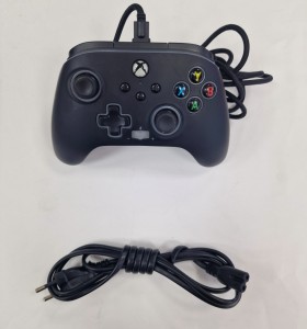 1-1-270722-1-Consola Xbox One X 1Tb  2