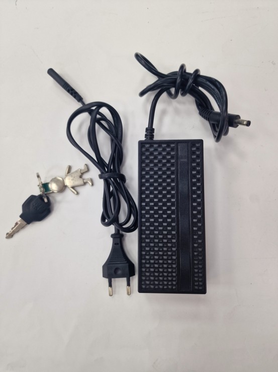 1-1-270785-5-Bicicleta Electrica Mini Roja Negra Y1S