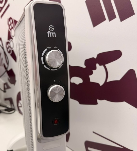 8-8-77040-3-Radiador Electrico FM blanco y negro