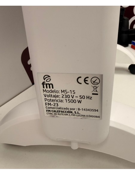 8-8-77040-5-Radiador Electrico FM blanco y negro