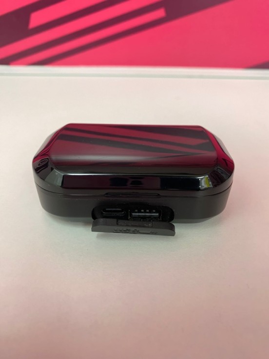 8-8-77165-4-Auriculares Q53