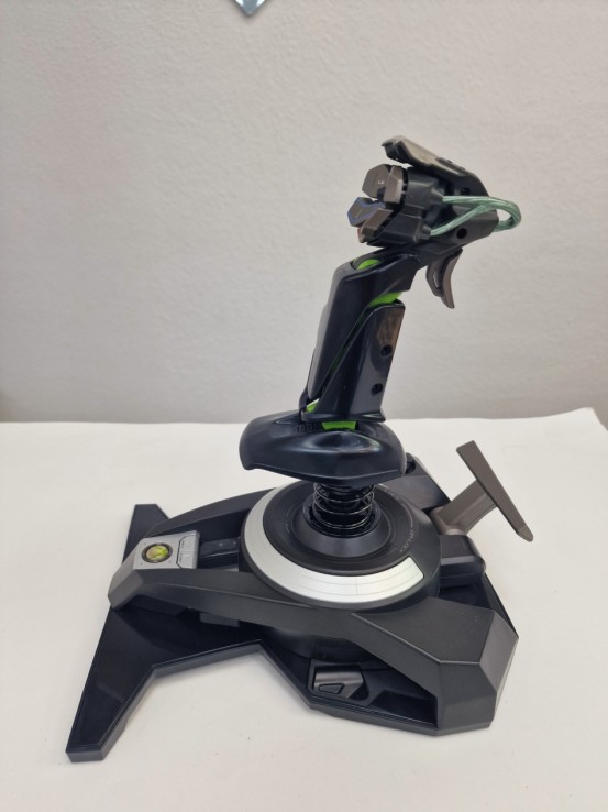 1-1-270818-3-Accesorio Xbox 360 Joystick Cyborg FLY 9