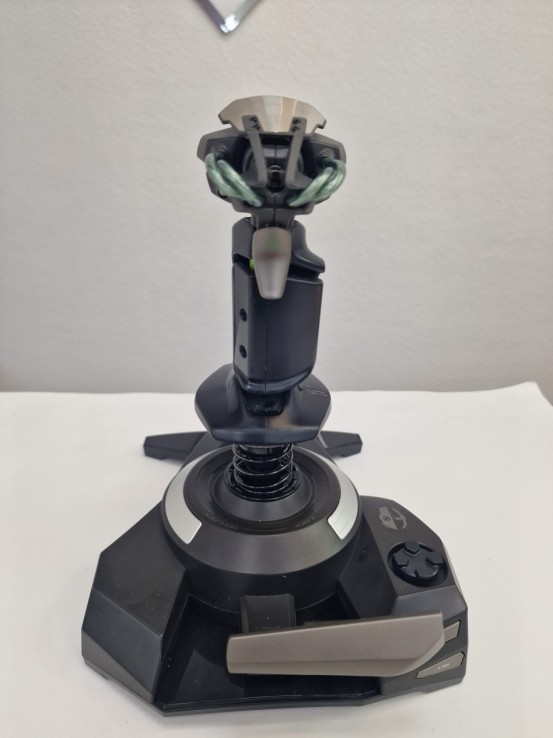 1-1-270818-4-Accesorio Xbox 360 Joystick Cyborg FLY 9