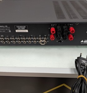 6-6-168170-1-Amplificador HiFi NAD 304 2