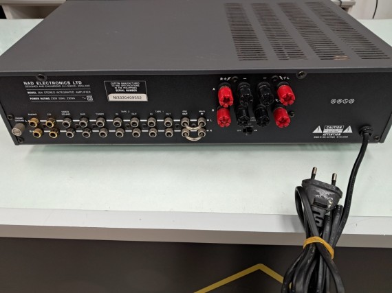 6-6-168170-2-Amplificador HiFi NAD 304