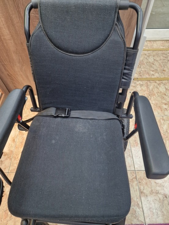 1-1-270781-2-Silla De Ruedas Electrica Negra 2 Motores 250W