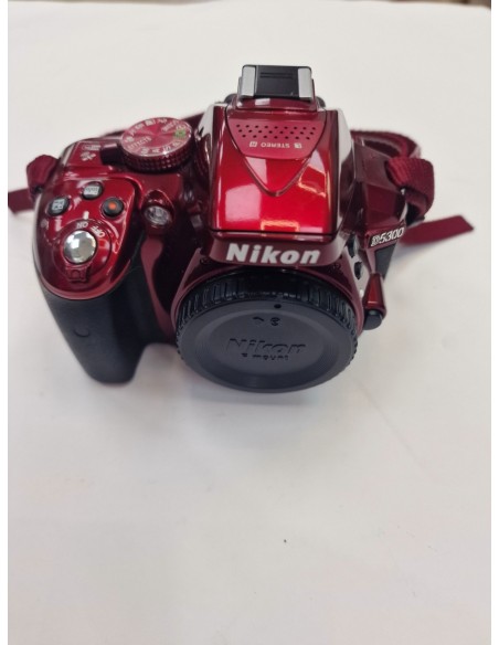 1-1-269282-1-Cámara digital réflex Nikon D5300 Roja 3 Baterias