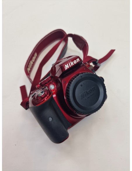 1-1-269282-2-Cámara digital réflex Nikon D5300 Roja 3 Baterias