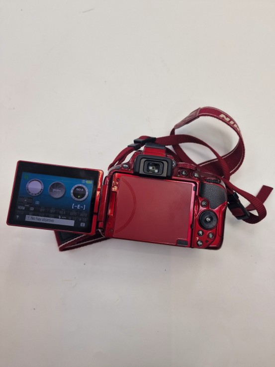 1-1-269282-5-Cámara digital réflex Nikon D5300 Roja 3 Baterias