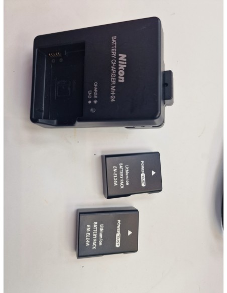 1-1-269282-7-Cámara digital réflex Nikon D5300 Roja 3 Baterias