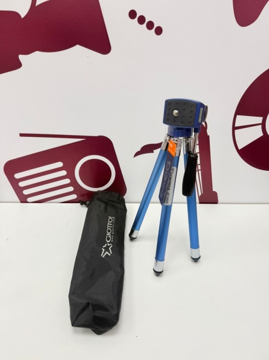 8-8-77195-1-Tripode Giottos Azul