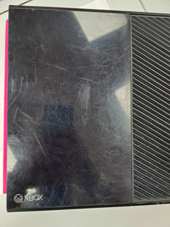 6-6-167084-2-Consola Xbox One