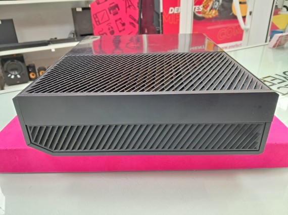 6-6-167084-4-Consola Xbox One
