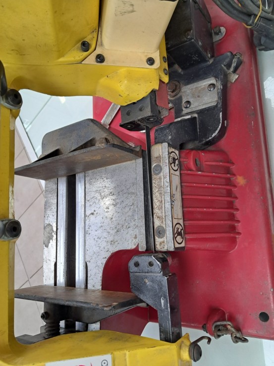 6-6-166036-5-Sierra Starret ST 1101