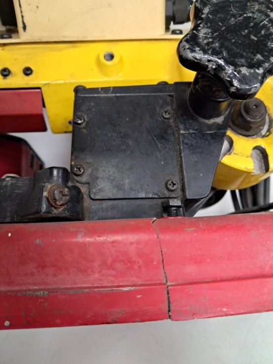 6-6-166036-10-Sierra Starret ST 1101