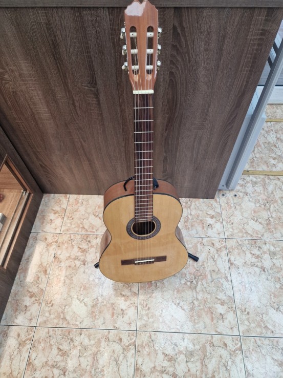 1-1-271059-1-Guitarra Clasica Admira Alba